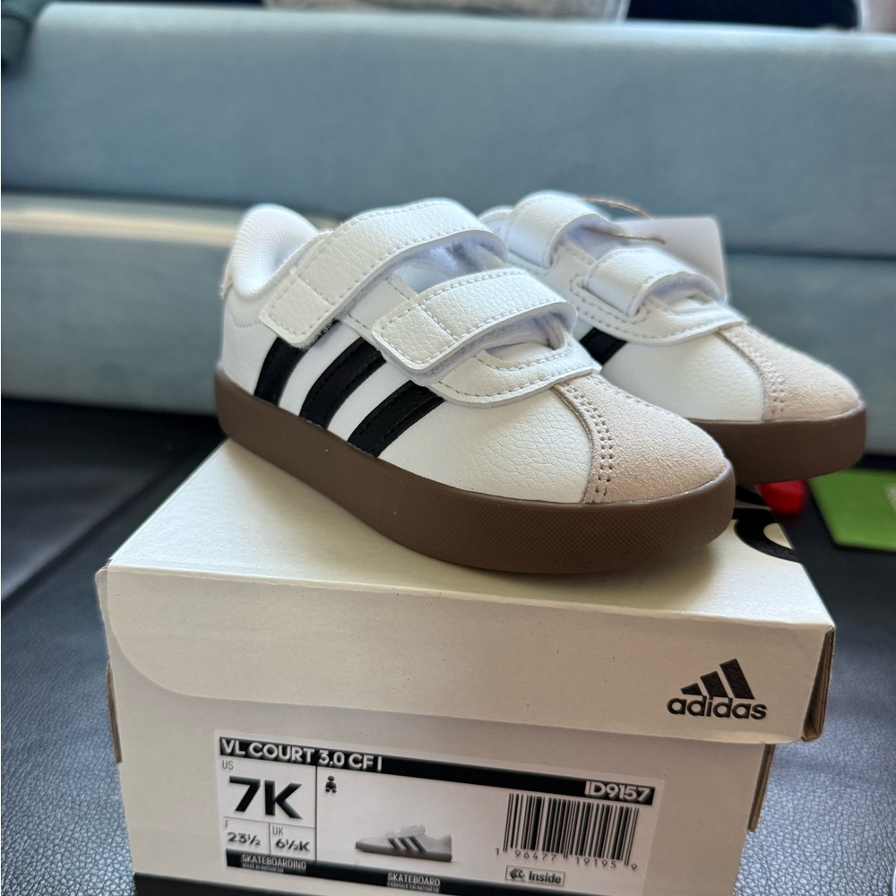 NIB/NWT Adidas Court 3.0 Black/White/Tan